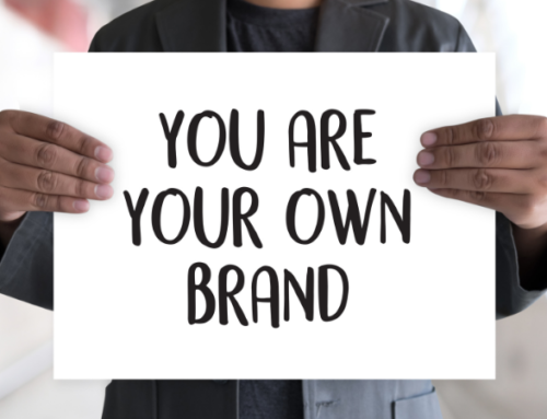 Personal Branding vs Company Brand: Mana yang Terbaik untuk Jasa?