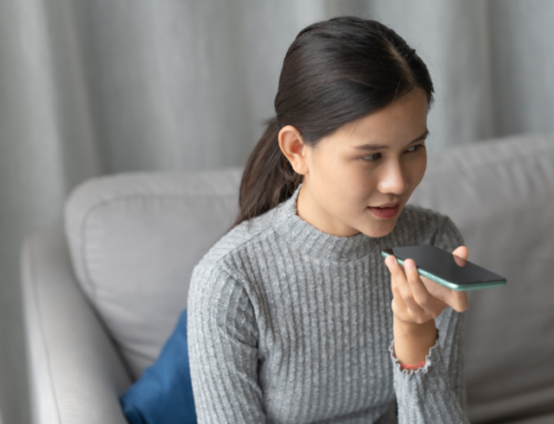 Siap untuk “Hey Siri” dan “OK Google”: Cara Optimasi Konten Website Anda agar Memenangkan Pencarian Suara